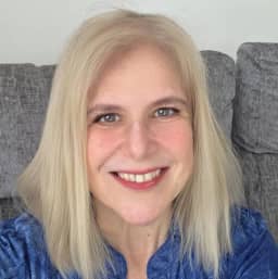 Shelley L., Psychotherapist